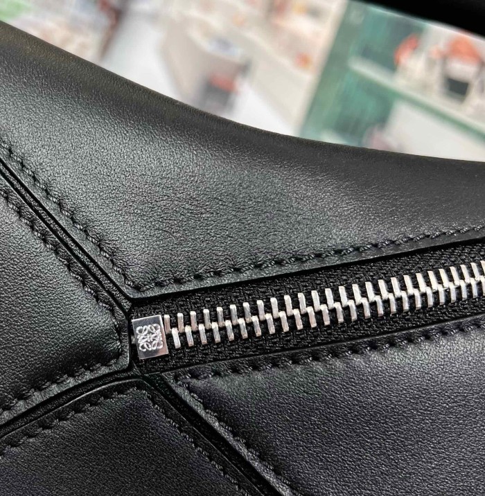  Handbags LOEWE ZP size:24−14-11 cm