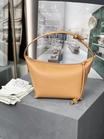  Handbags LOEWE Cubi size:21-17-13 cm