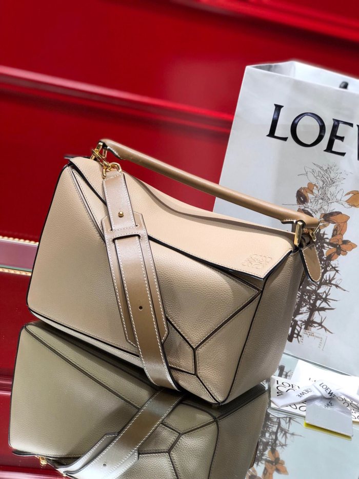  Handbags LOEWE Ykk size:29x18x12 cm