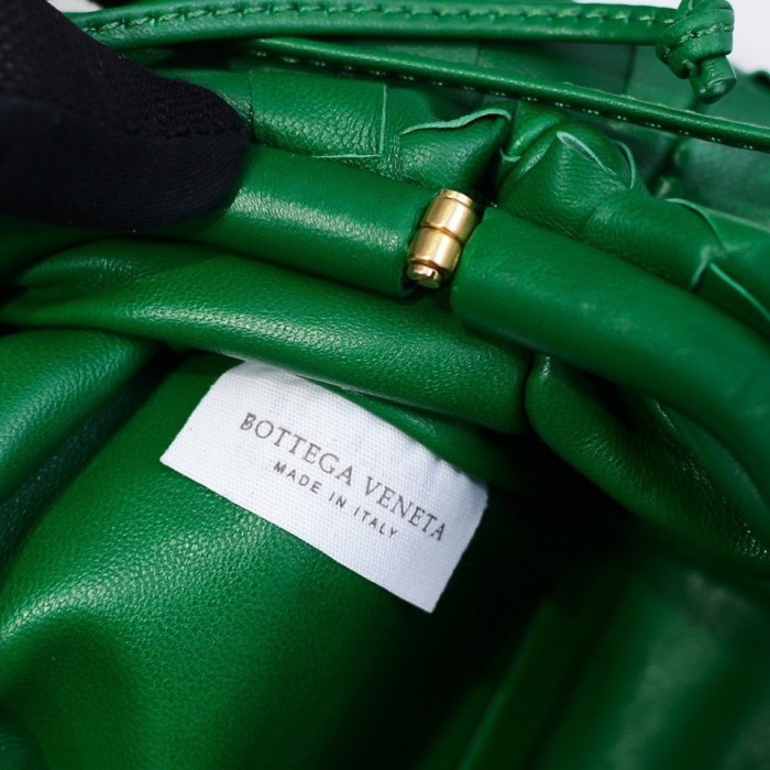 handbags Bottega Veneta The pouch size:23*13*8