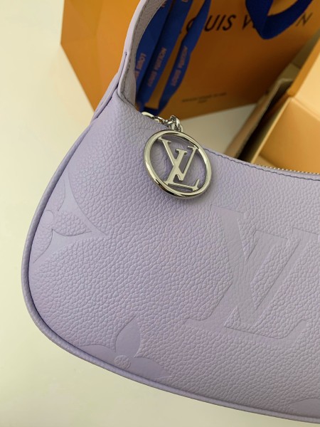  Handbags Louis Vuitton M82391 size:20.5*11*5 cm