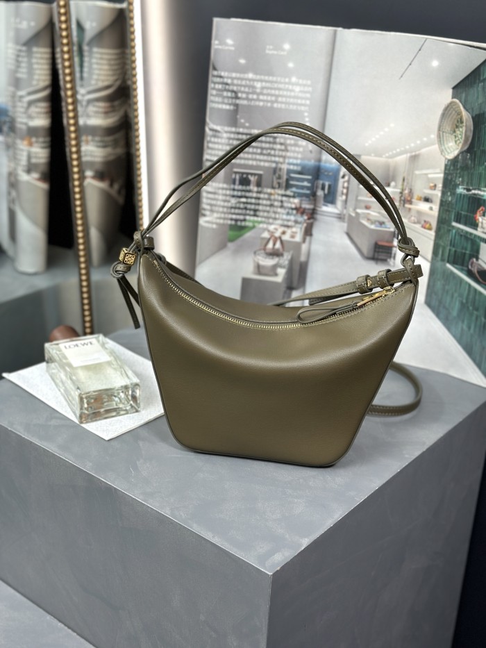  Handbags LOEWE 𝗛𝗮𝗺𝗺𝗼𝗰𝗸 𝗵𝗼𝗯𝗼 size:28-17-9.5 cm
