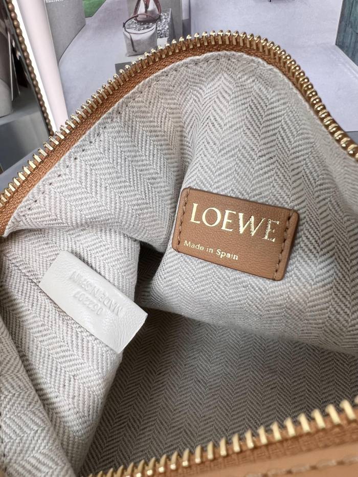  Handbags LOEWE Cubi size:21-17-13 cm