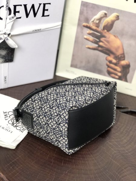  Handbags LOEWE 𝐂𝐮𝐛𝐢   size:21-12-17 cm