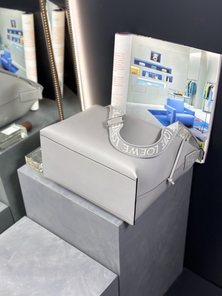  Handbags LOEWE 𝐂𝐮𝐛𝐢   size:43-13.5-29 cm