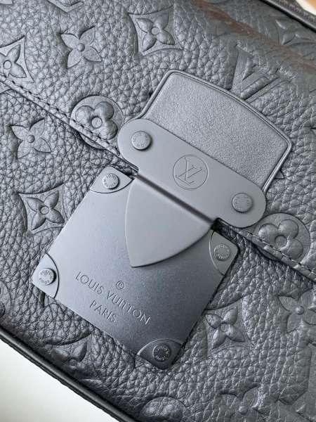  Handbags Louis Vuitton M58489 size:22*18*8 cm