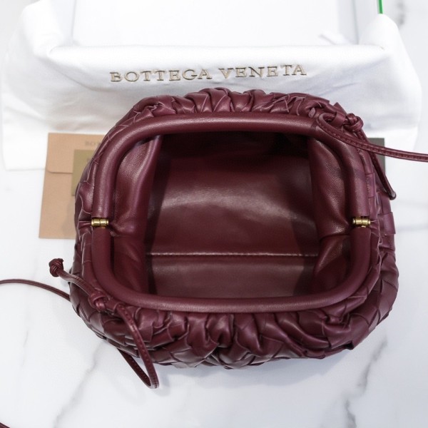 handbags Bottega Veneta The pouch size:23*13*8