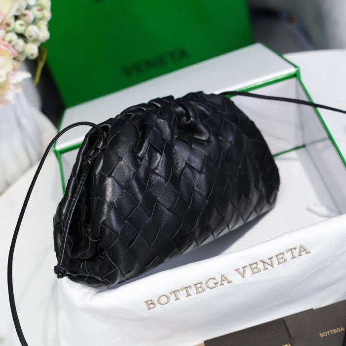 handbags Bottega Veneta The pouch size:23*13*8