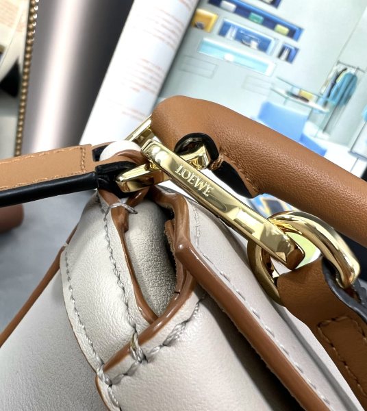  Handbags LOEWE 𝙈𝙞𝙣𝙞 𝙋𝙪𝙯𝙯𝙡𝙚 𝙀𝙙𝙜𝙚 size:18-8-12.5 cm