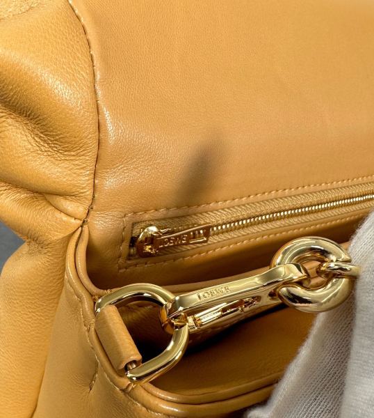  Handbags LOEWE Puffer Goya size:23-13-6 cm