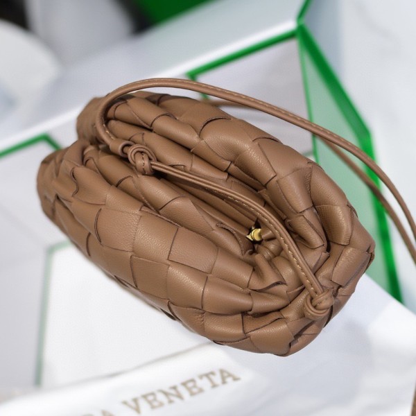 handbags Bottega Veneta The pouch size:23*13*8