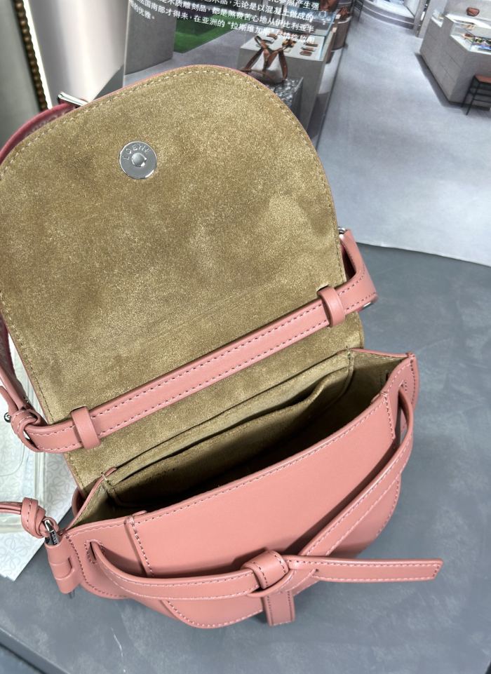  Handbags LOEWE 𝘔𝘪𝘯𝘪 𝘎𝘢𝘵𝘦 size:15*12.5*9cm