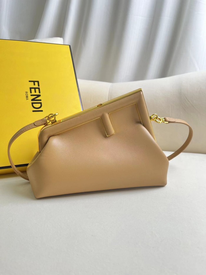 handbags FENDI 2218 size:18*26*9.5cm