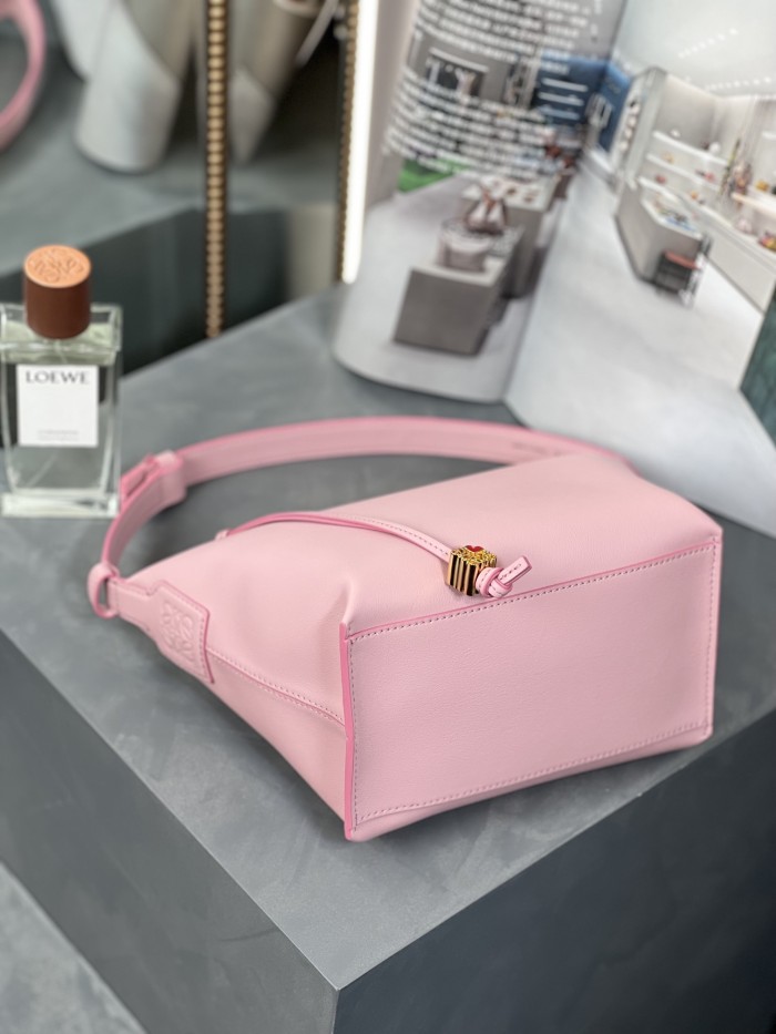  Handbags LOEWE Cubi size:21-17-13 cm