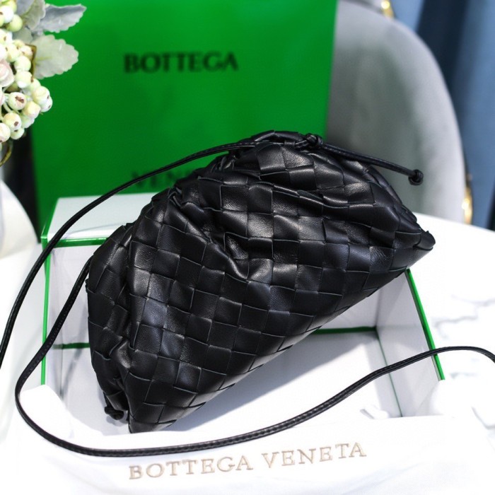 handbags Bottega Veneta The pouch size:23*13*8