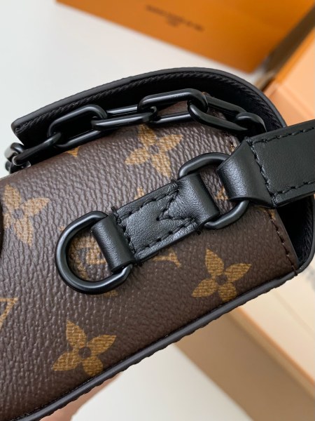  Handbags Louis Vuitton M82534 size:18*1*6.5 cm