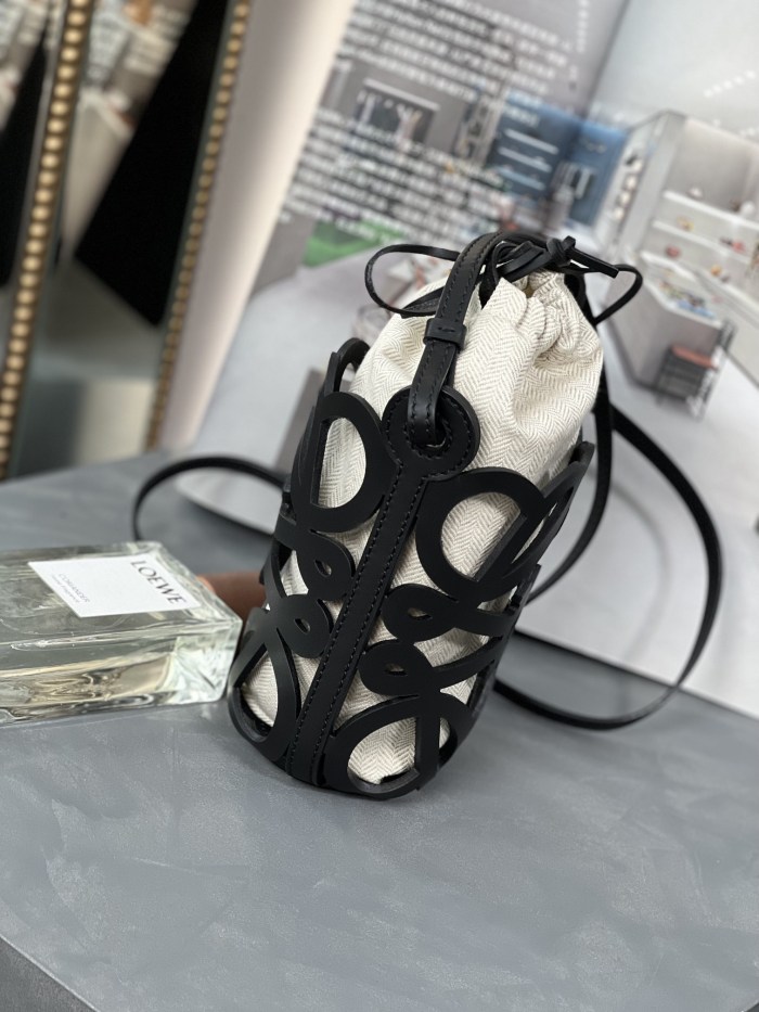  Handbags LOEWE 𝗔𝗻𝗮𝗴𝗿𝗮𝗺  size:21-12-7 cm