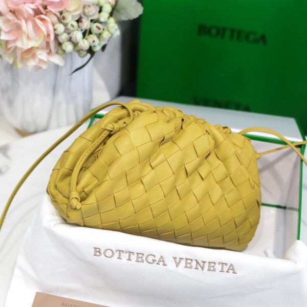 handbags Bottega Veneta The pouch size:23*13*8