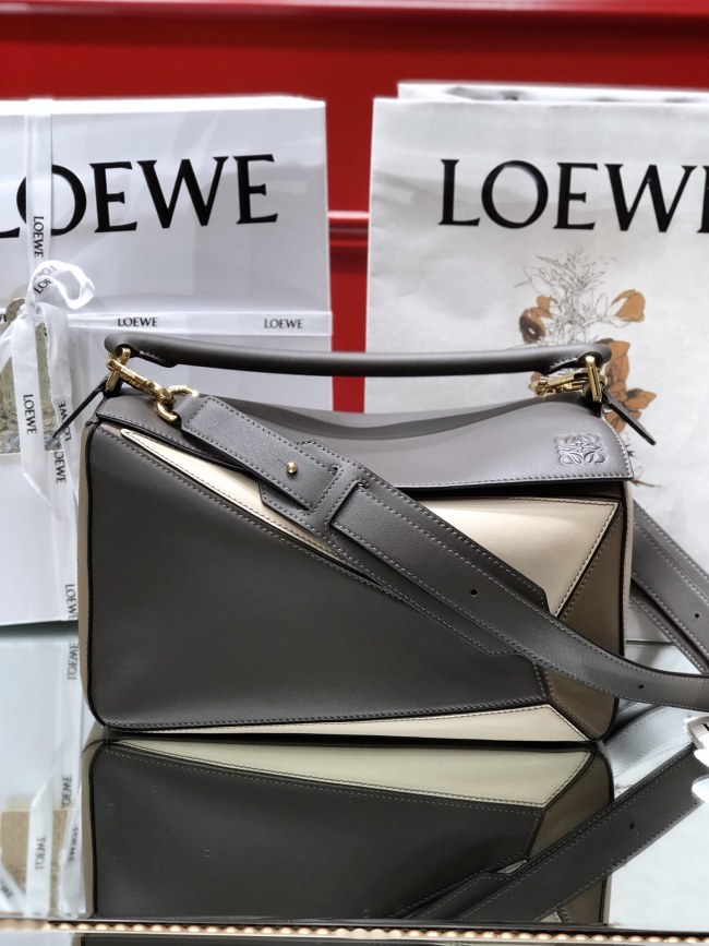  Handbags LOEWE Ykk size:29x18x12 cm