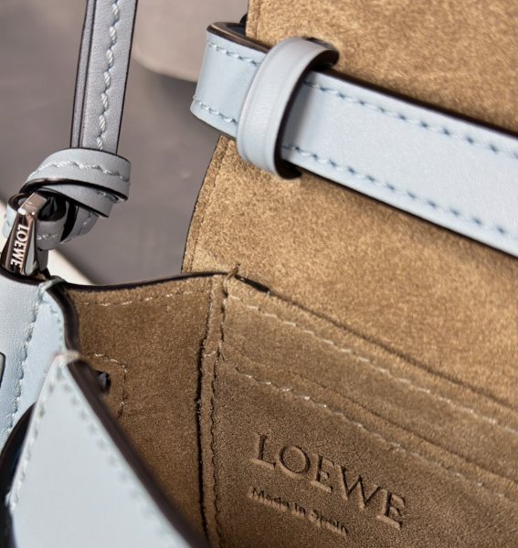  Handbags LOEWE 𝘔𝘪𝘯𝘪 𝘎𝘢𝘵𝘦 size:15*12.5*9cm