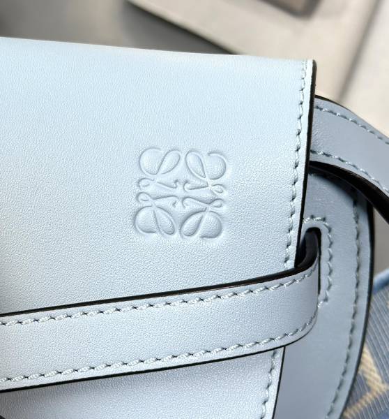  Handbags LOEWE 𝘔𝘪𝘯𝘪 𝘎𝘢𝘵𝘦 size:15*12.5*9cm