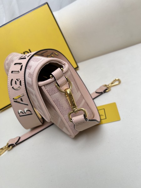 handbags FENDI Baguette size:26*6.5*13.5cm