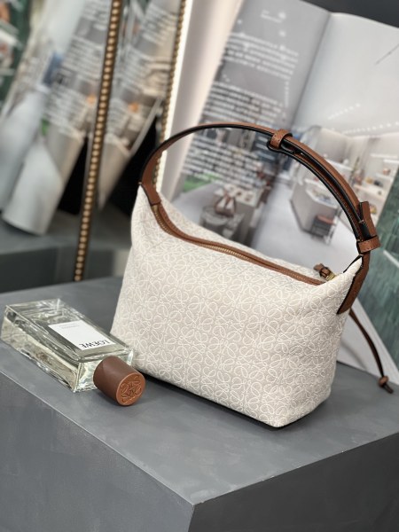  Handbags LOEWE 𝐂𝐮𝐛𝐢   size:21-12-17 cm