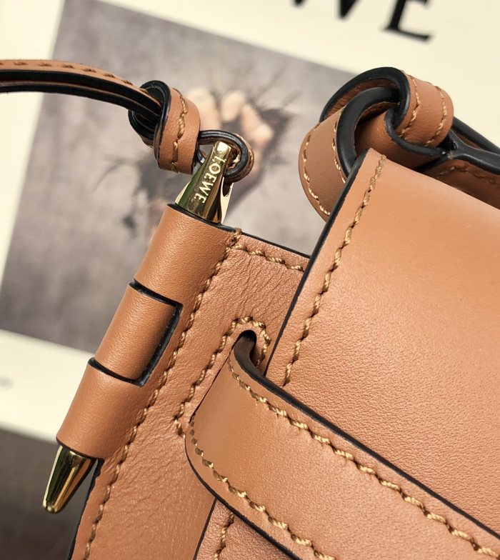  Handbags LOEWE 𝘔𝘪𝘯𝘪 𝘎𝘢𝘵𝘦 size:15*12.5*9cm