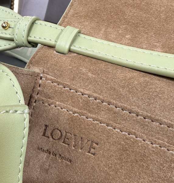  Handbags LOEWE 𝘔𝘪𝘯𝘪 𝘎𝘢𝘵𝘦 size:15*12.5*9cm
