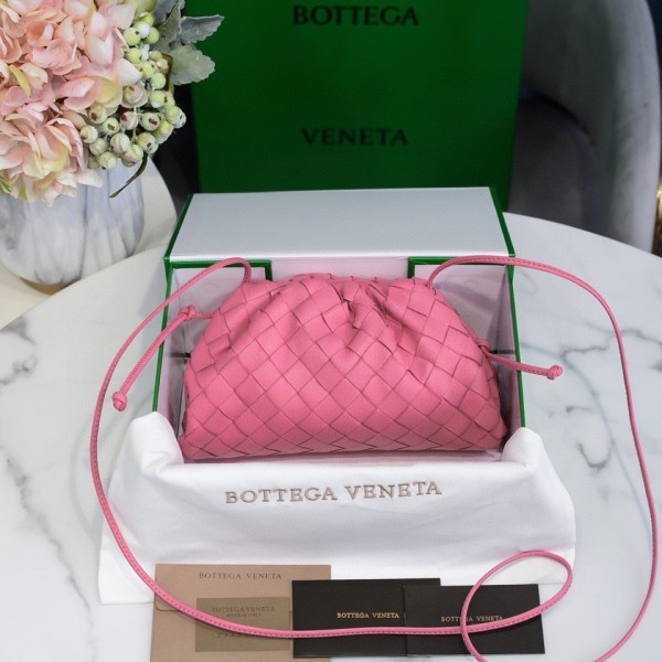 handbags Bottega Veneta The pouch size:23*13*8