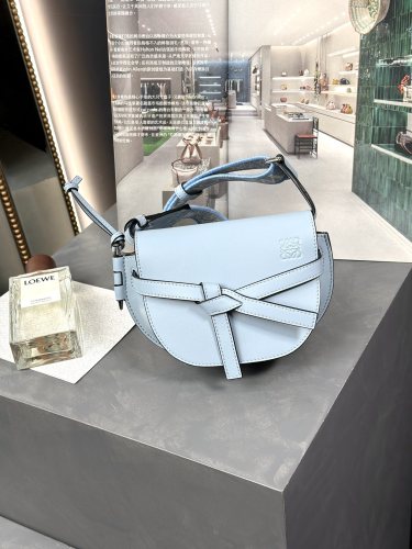  Handbags LOEWE 𝘔𝘪𝘯𝘪 𝘎𝘢𝘵𝘦 size:15*12.5*9cm