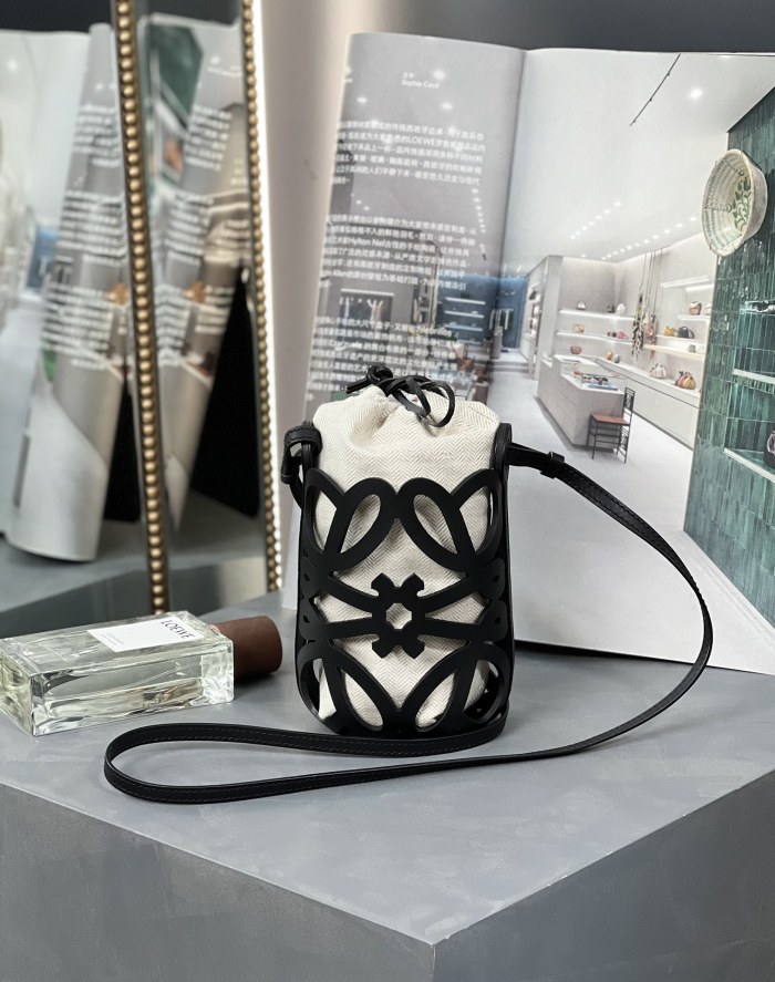  Handbags LOEWE 𝗔𝗻𝗮𝗴𝗿𝗮𝗺  size:21-12-7 cm