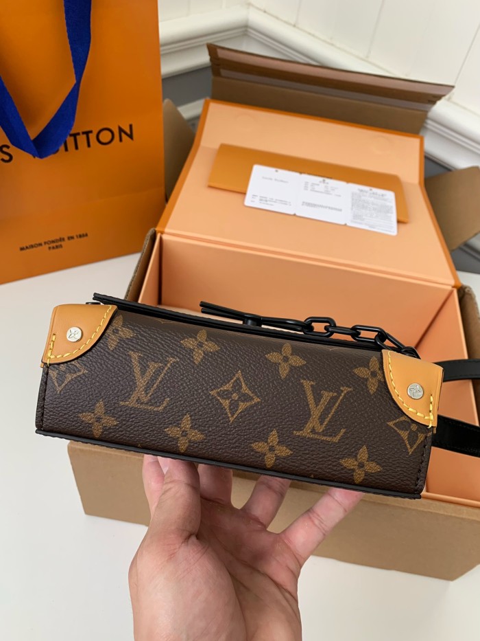  Handbags Louis Vuitton M82534 size:18*1*6.5 cm
