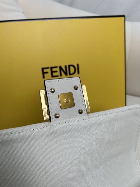 handbags FENDI Baguette size:26*6.5*13.5cm