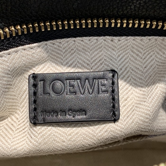  Handbags LOEWE ZP size:24−14-11 cm