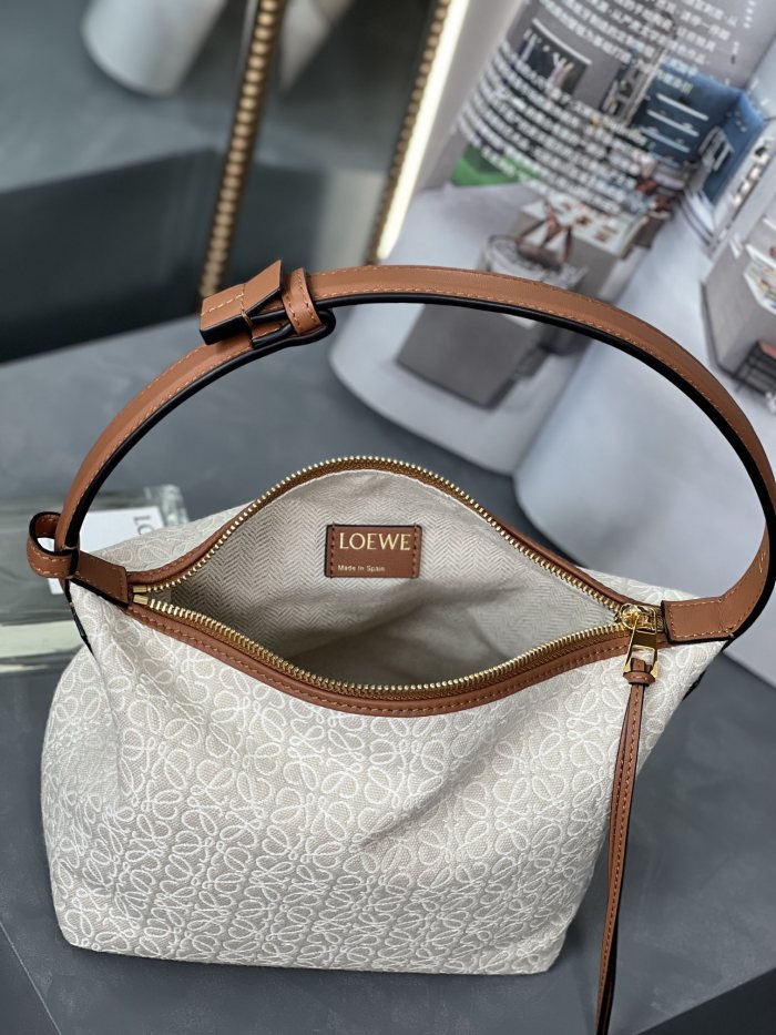  Handbags LOEWE 𝐂𝐮𝐛𝐢   size:21-12-17 cm