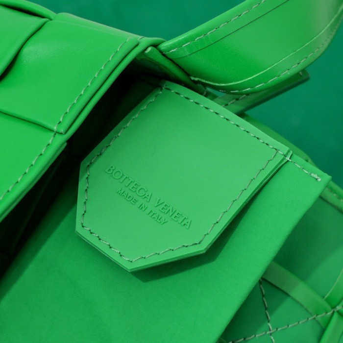 handbags Bottega Veneta 7587# size:17.5*10.5*3cm