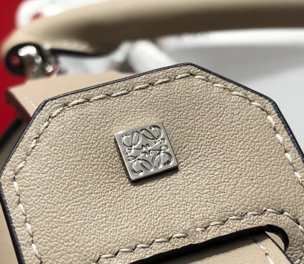  Handbags LOEWE Ykk size:29x18x12 cm