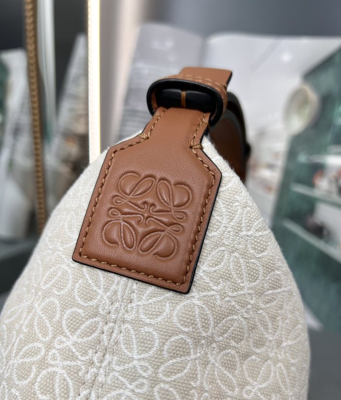  Handbags LOEWE 𝐂𝐮𝐛𝐢   size:21-12-17 cm