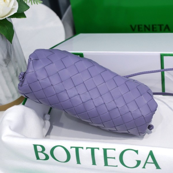 handbags Bottega Veneta The pouch size:23*13*8