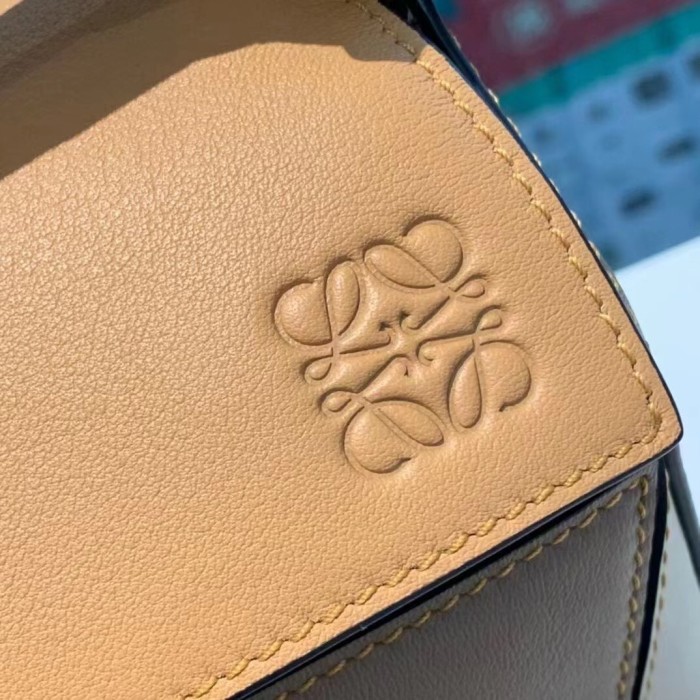  Handbags LOEWE ZP size:24−14-11 cm