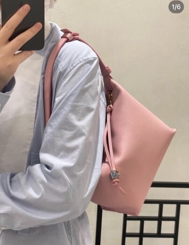  Handbags LOEWE Cubi size:21-17-13 cm