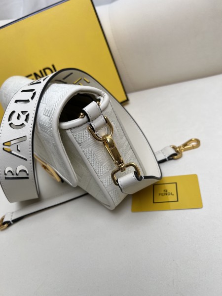 handbags FENDI Baguette size:26*6.5*13.5cm