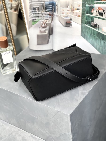  Handbags LOEWE ZP size:24−14-11 cm