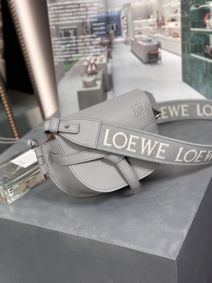  Handbags LOEWE 𝘔𝘪𝘯𝘪 𝘎𝘢𝘵𝘦 size:15*12.5*9cm