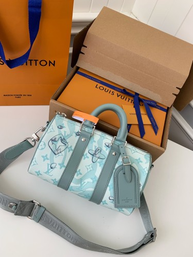  Handbags Louis Vuitton M22527 size:25*15*11 cm