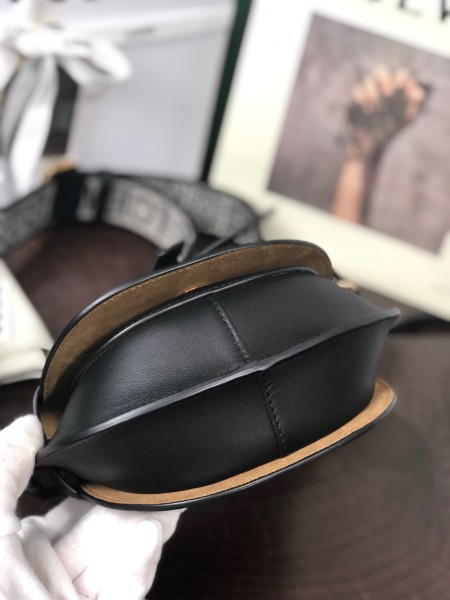  Handbags LOEWE 𝘔𝘪𝘯𝘪 𝘎𝘢𝘵𝘦 size:15*12.5*9cm