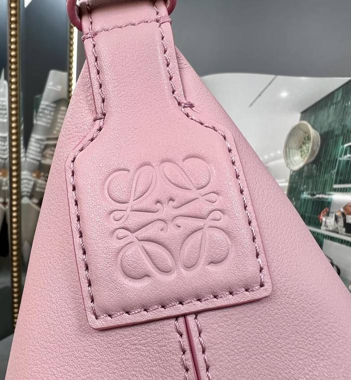  Handbags LOEWE Cubi size:21-17-13 cm