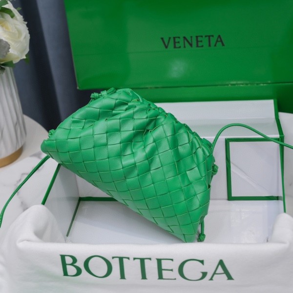 handbags Bottega Veneta The pouch size:23*13*8