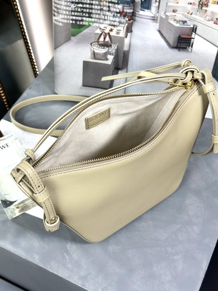  Handbags LOEWE 𝗛𝗮𝗺𝗺𝗼𝗰𝗸 𝗵𝗼𝗯𝗼 size:28-17-9.5 cm